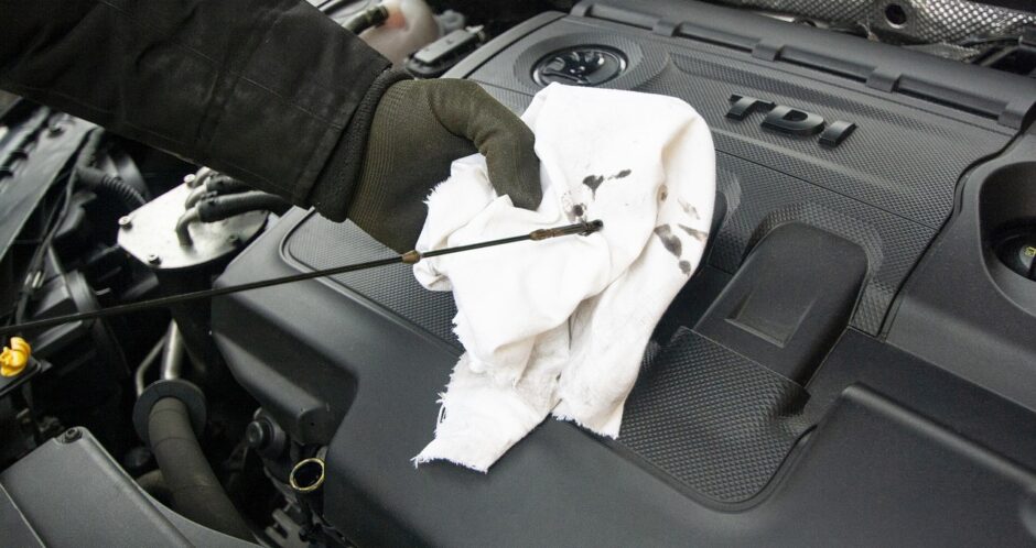 Volkswagen Golf oil filter change Wimbledon
